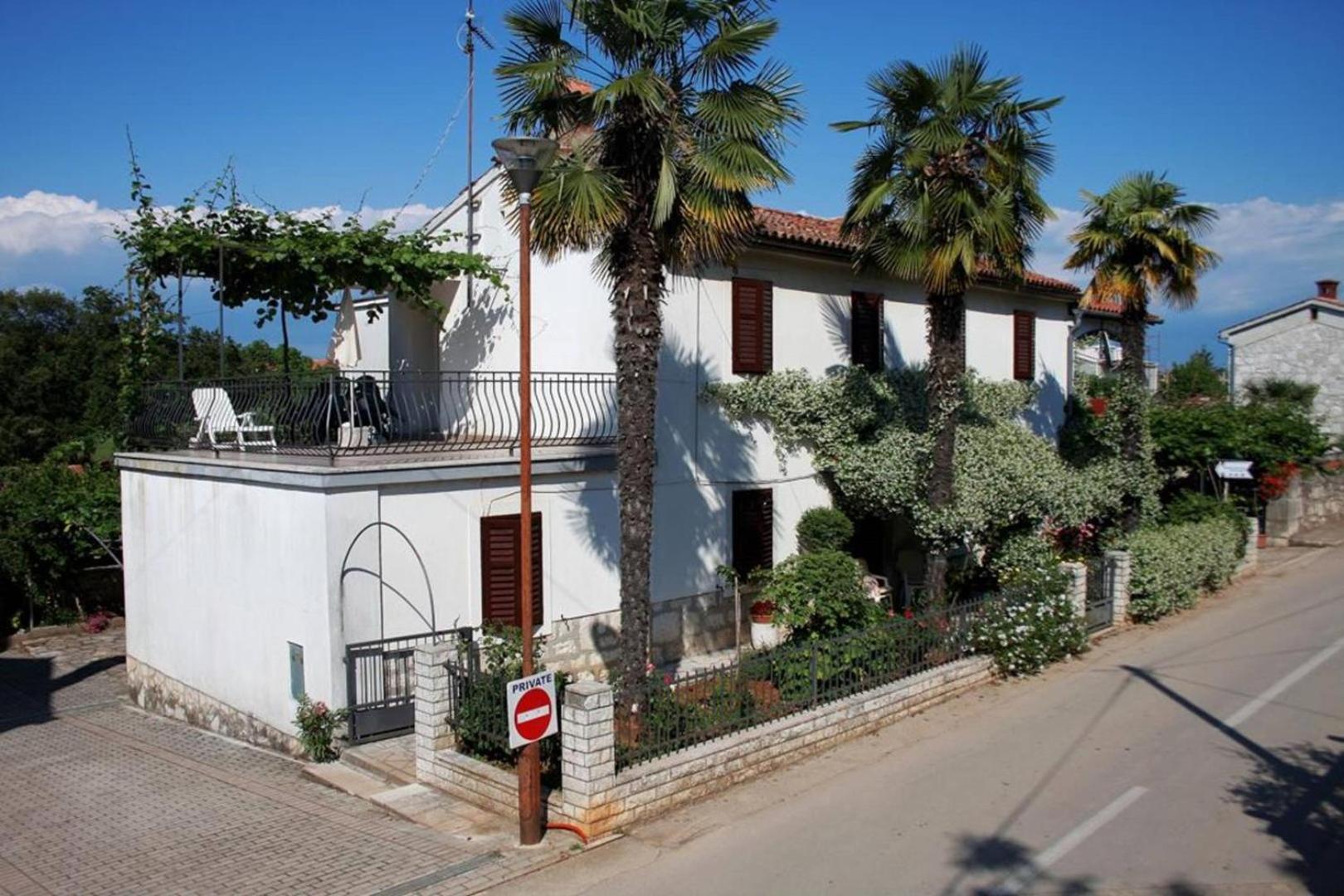 Anamarija Apartments Near The Beach And The Fantastic Adria Sea With Over 10 Small Islands Close By Funtana Eksteriør billede