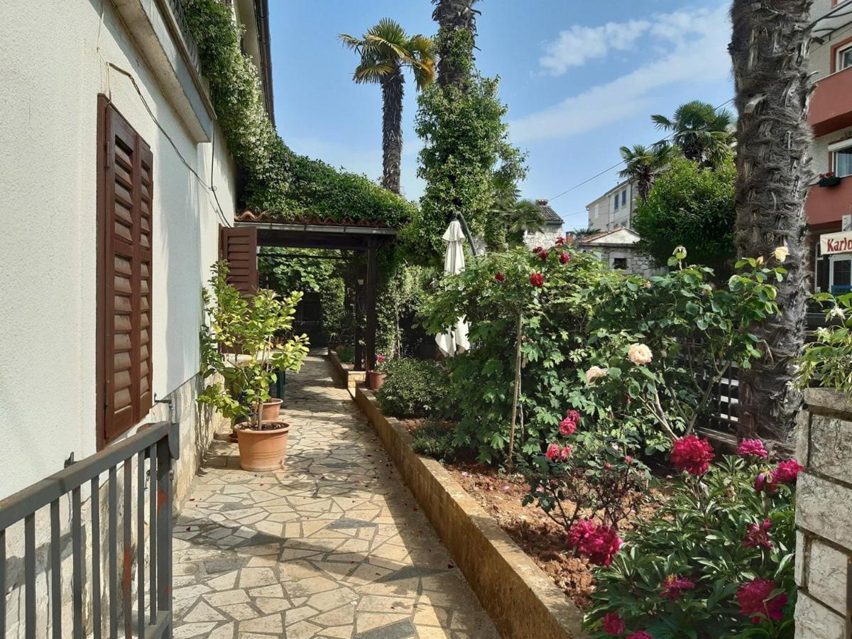 Anamarija Apartments Near The Beach And The Fantastic Adria Sea With Over 10 Small Islands Close By Funtana Eksteriør billede